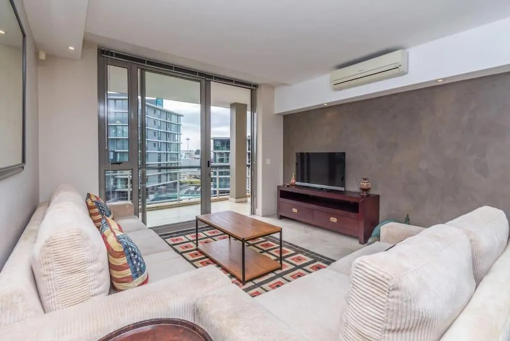 Waterfront Canal, 2 Bedroom Apartment ケープタウン