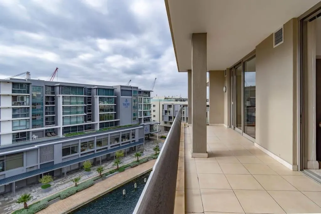 Waterfront Canal, 2 Bedroom Apartment Città del Capo