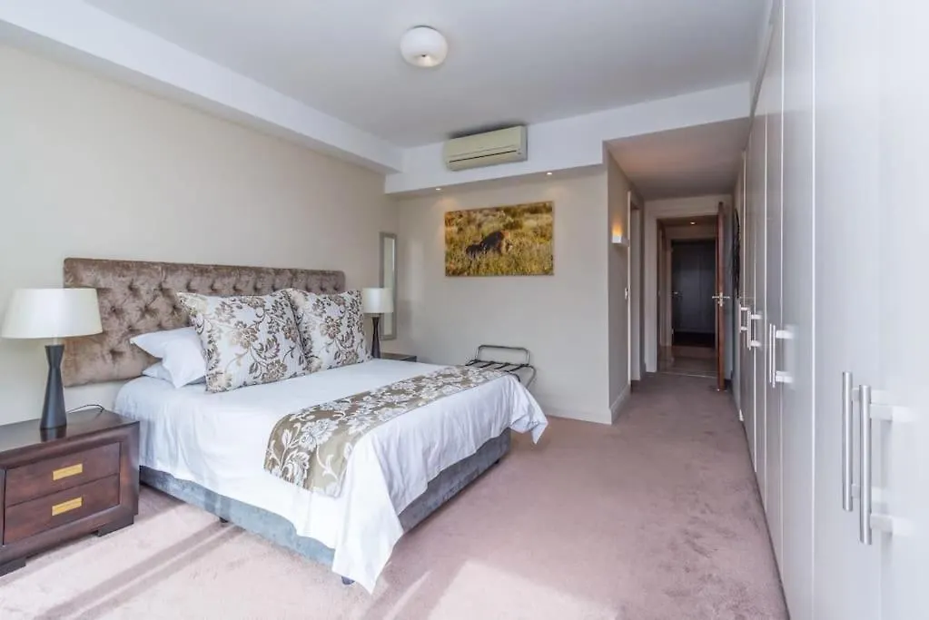 Waterfront Canal, 2 Bedroom Apartment Cape Town South Africa