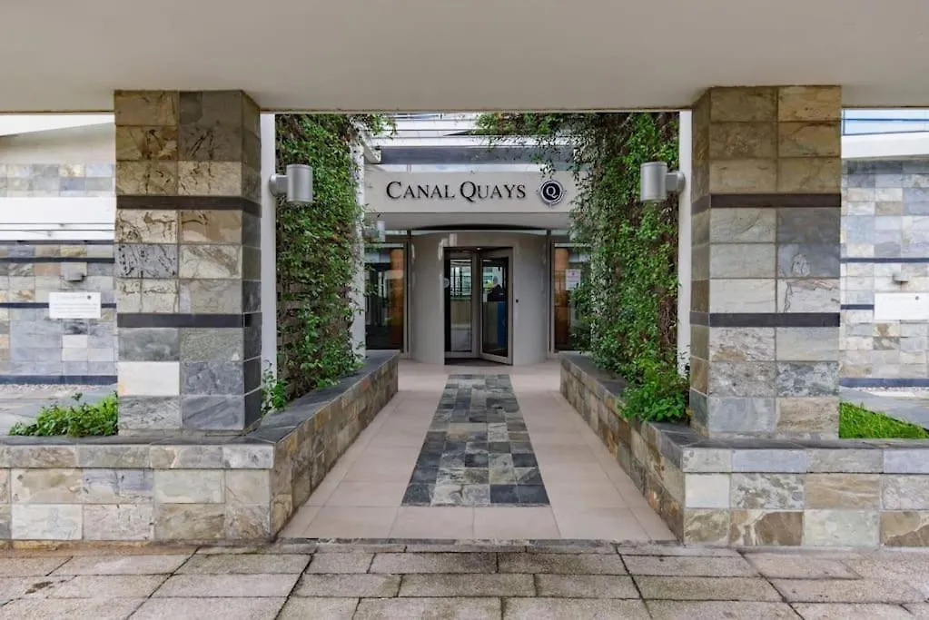 Waterfront Canal, 2 Bedroom Apartment Cape Town