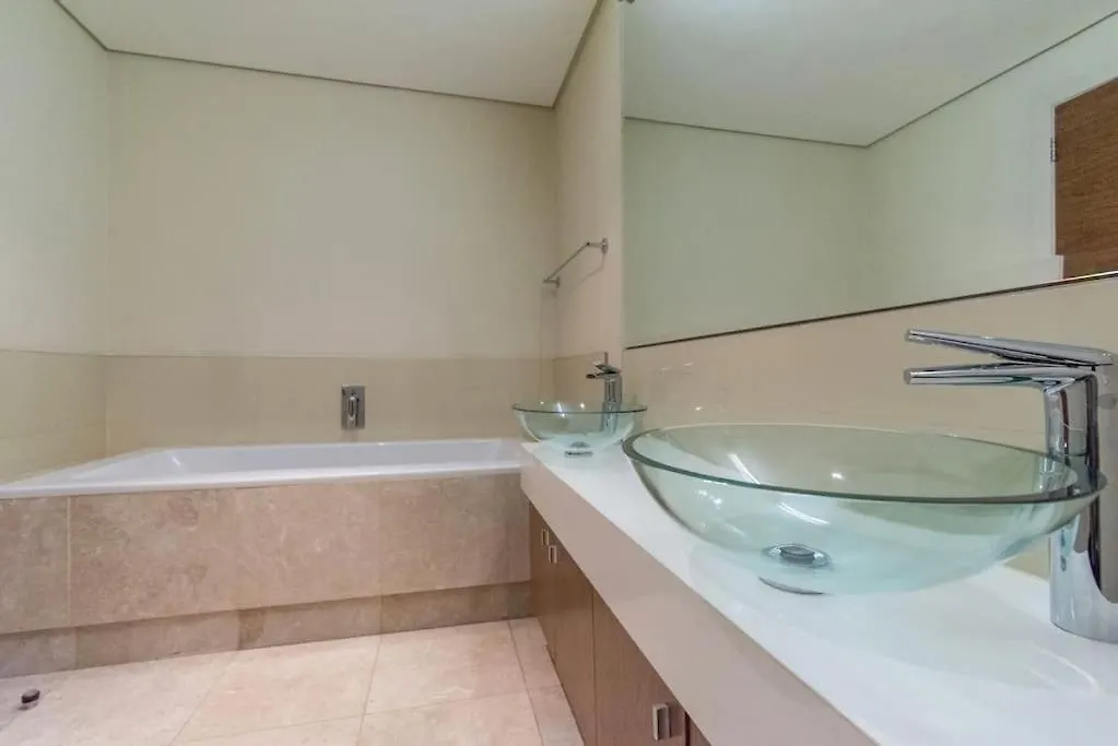 Waterfront Canal, 2 Bedroom Apartment ケープタウン